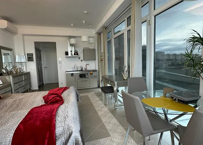 Panorama Apartment *
